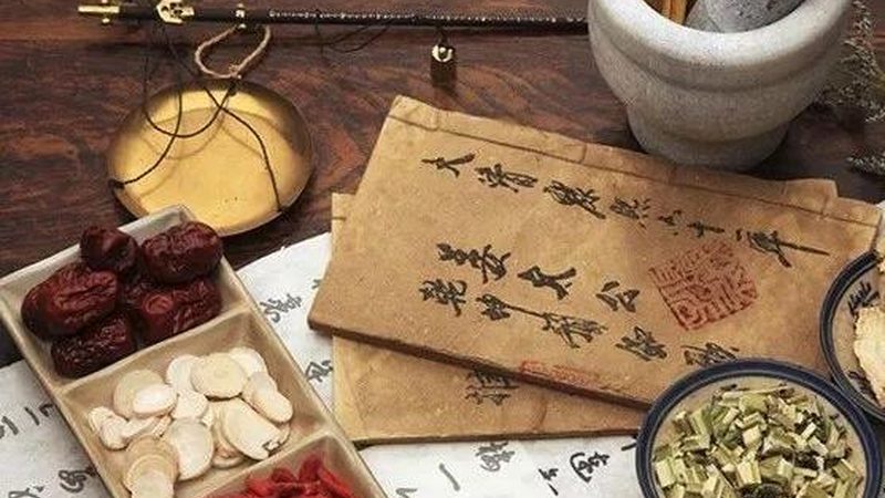 湿气重的判断，不能仅凭刮痧出痧多少。以下是一些常见的湿气重的症状：